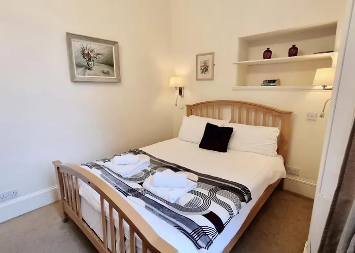 Edinburgh Hotels near Edinburgh Airport (EDI)