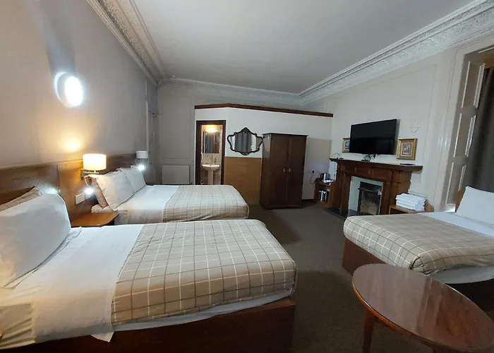 Edinburgh hotels near Edinburgh Castle